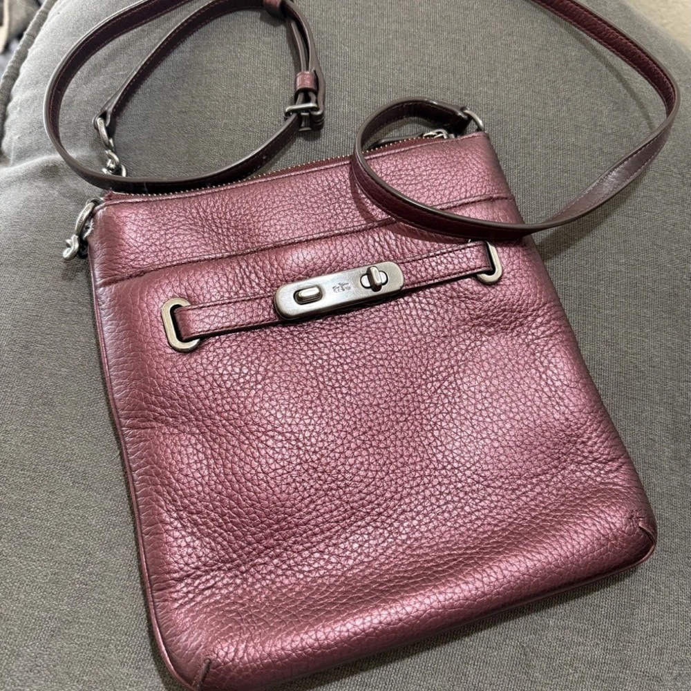 Coach Deep Burgundy Swinger